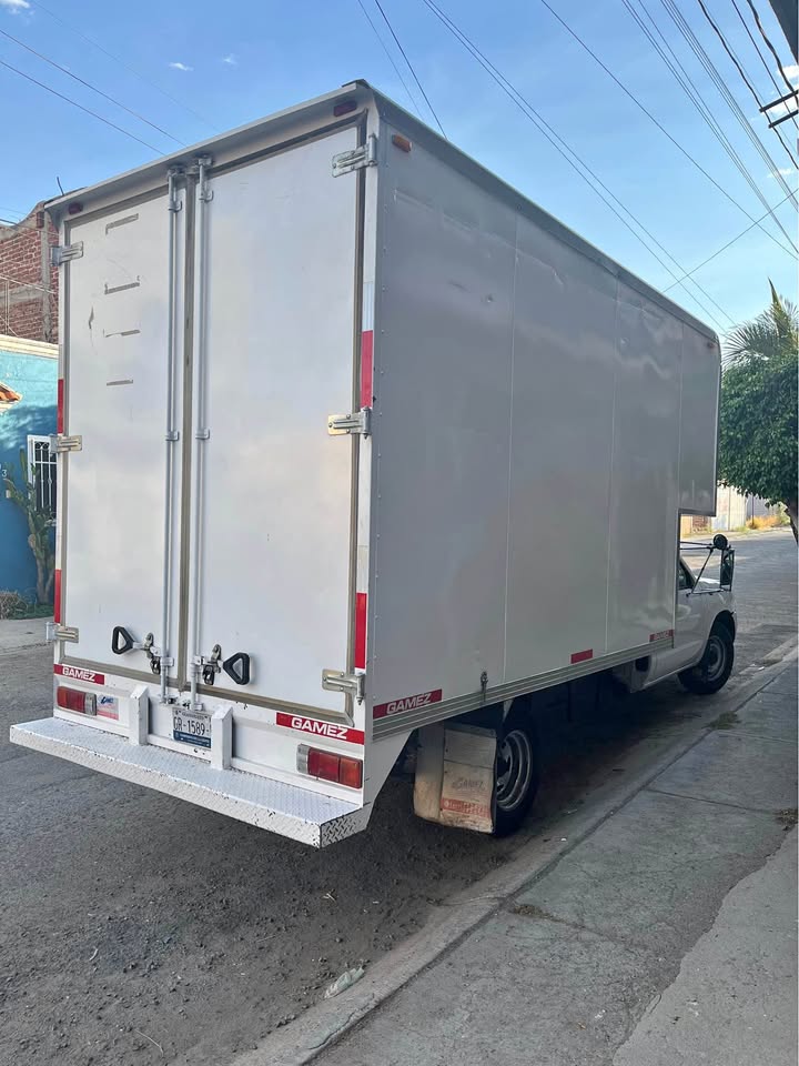 camioneta para transportar muebles en Pachuca